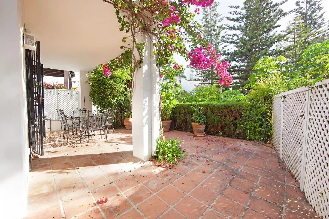 White Pearl Beach Elviria Marbella 0*,